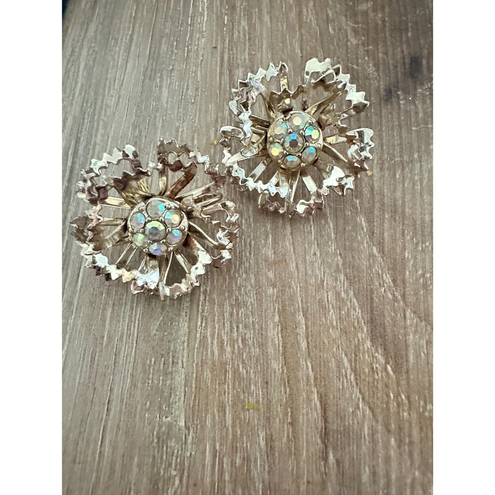 Sarah Coventry 1968 Allusion Earrings Clip On
